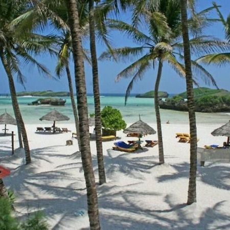 White Villa - Paparemo Beach Watamu Exteriör bild