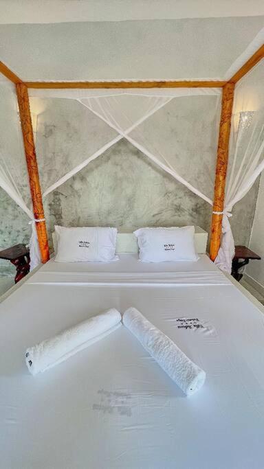White Villa - Paparemo Beach Watamu Exteriör bild