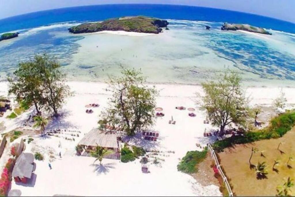White Villa - Paparemo Beach Watamu Exteriör bild