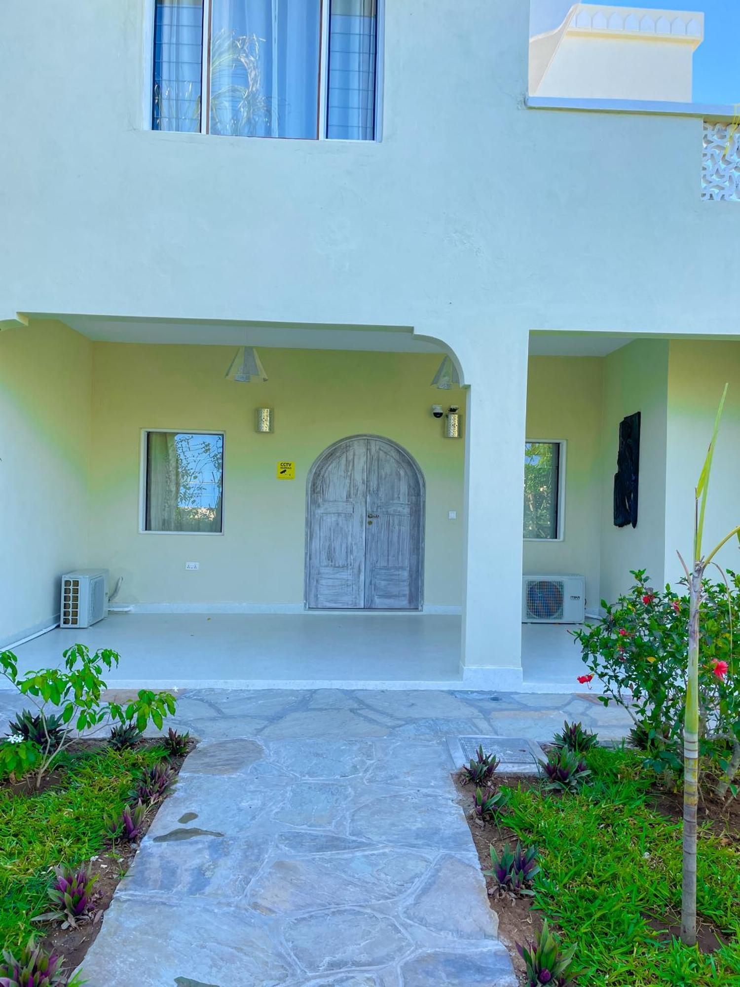 White Villa - Paparemo Beach Watamu Exteriör bild
