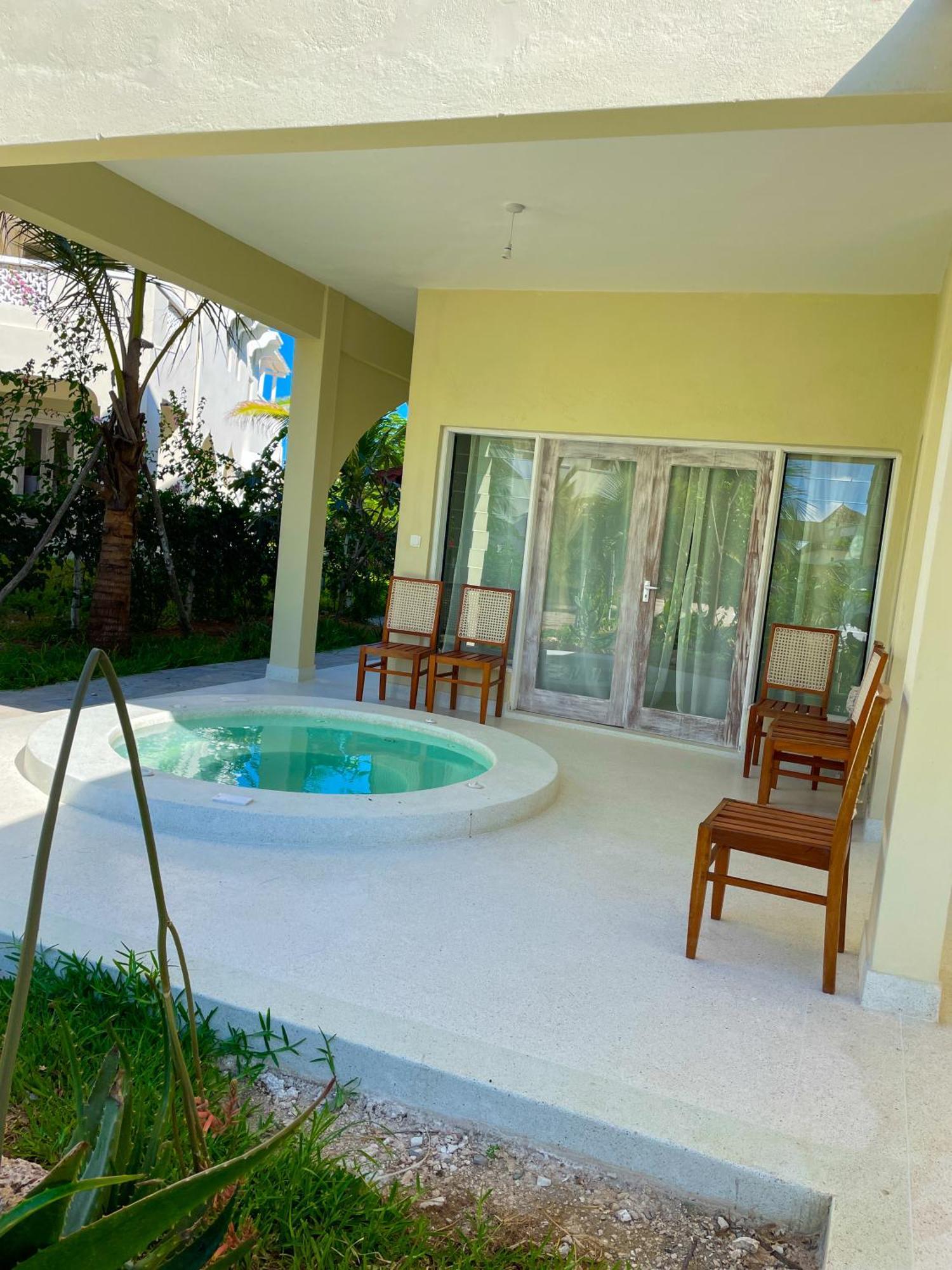 White Villa - Paparemo Beach Watamu Exteriör bild