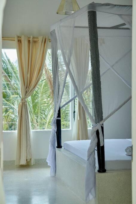 White Villa - Paparemo Beach Watamu Exteriör bild